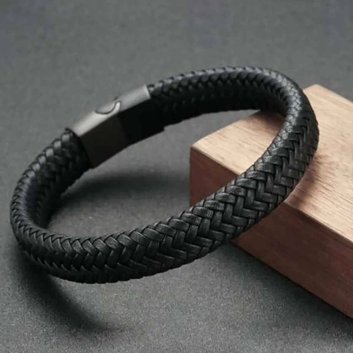 ElegantBlackPULeatherMagneticBraceletforMenThePerfectGiftforaMatureandSophisticatedStyle